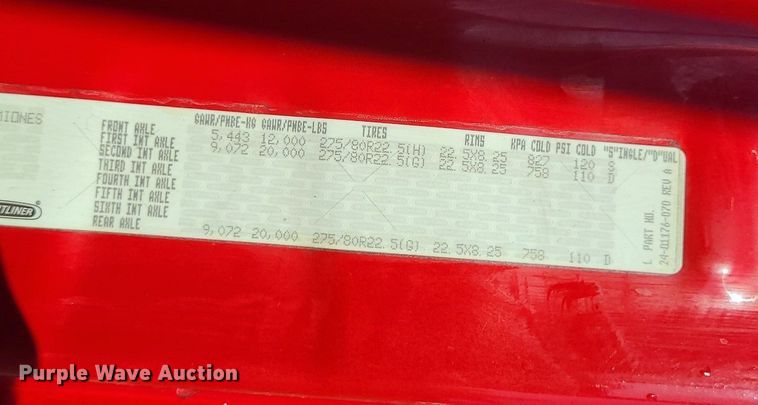 image for item MJ9324 2016 Freightliner Cascadia  semi truck