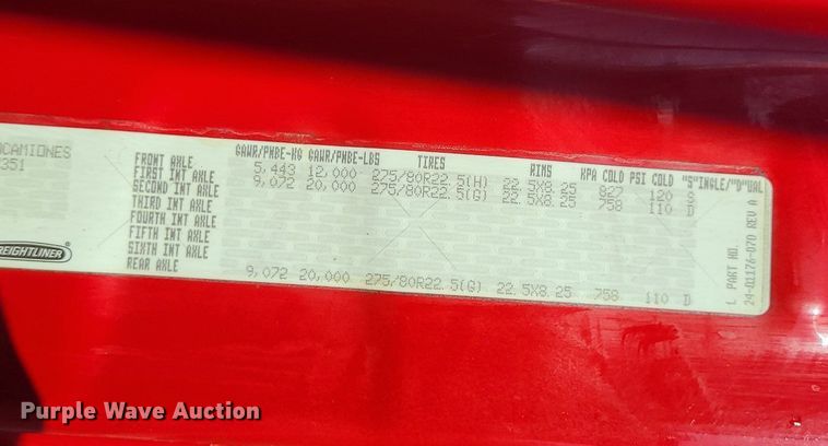 image for item MJ9324 2016 Freightliner Cascadia  semi truck