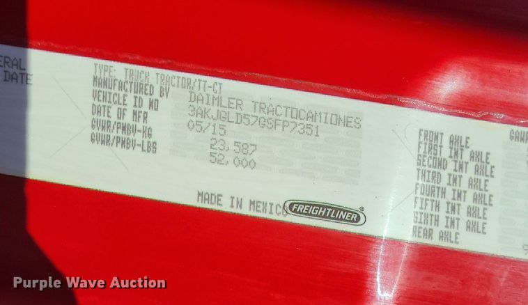 image for item MJ9324 2016 Freightliner Cascadia  semi truck