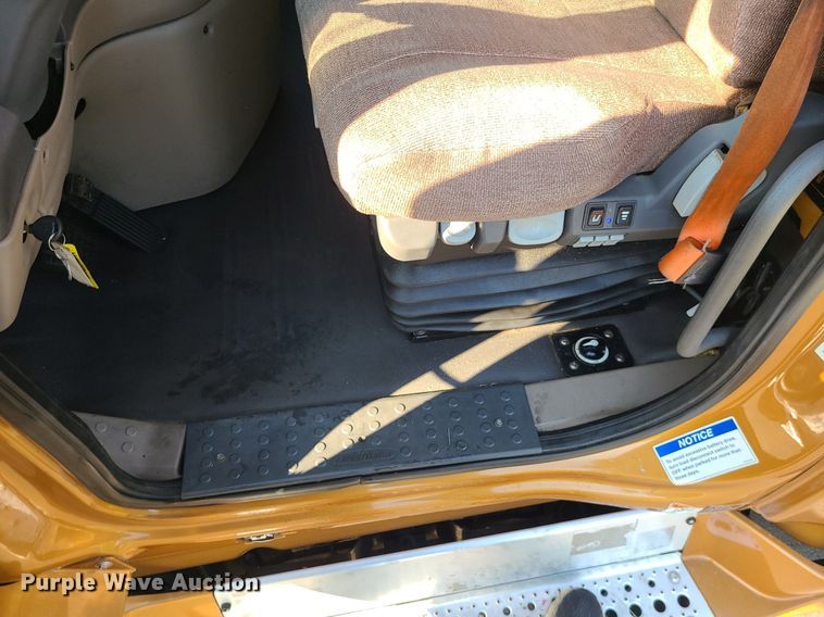 image for item MJ9325 2016 Freightliner Cascadia  semi truck