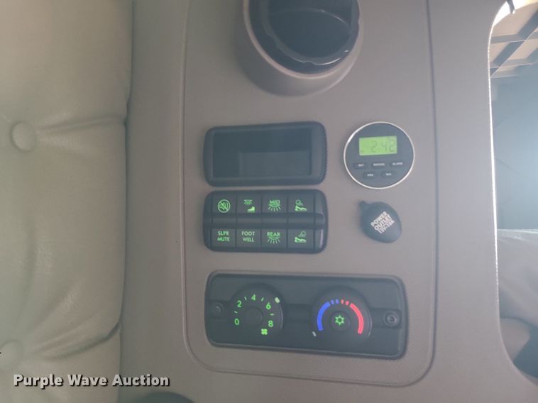 image for item MJ9325 2016 Freightliner Cascadia  semi truck