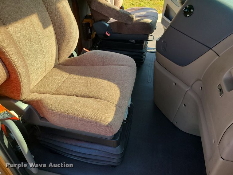 image for item MJ9325 2016 Freightliner Cascadia  semi truck