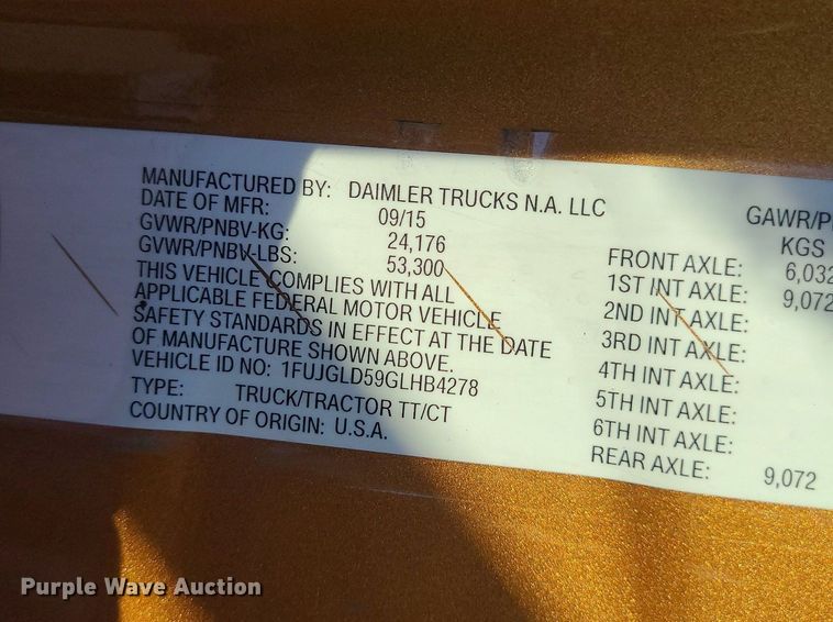 image for item MJ9325 2016 Freightliner Cascadia  semi truck