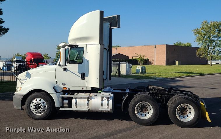 image for item MJ9327 2016 International ProStar+ 122  semi truck