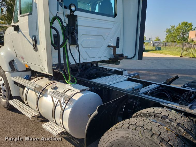 image for item MJ9327 2016 International ProStar+ 122  semi truck