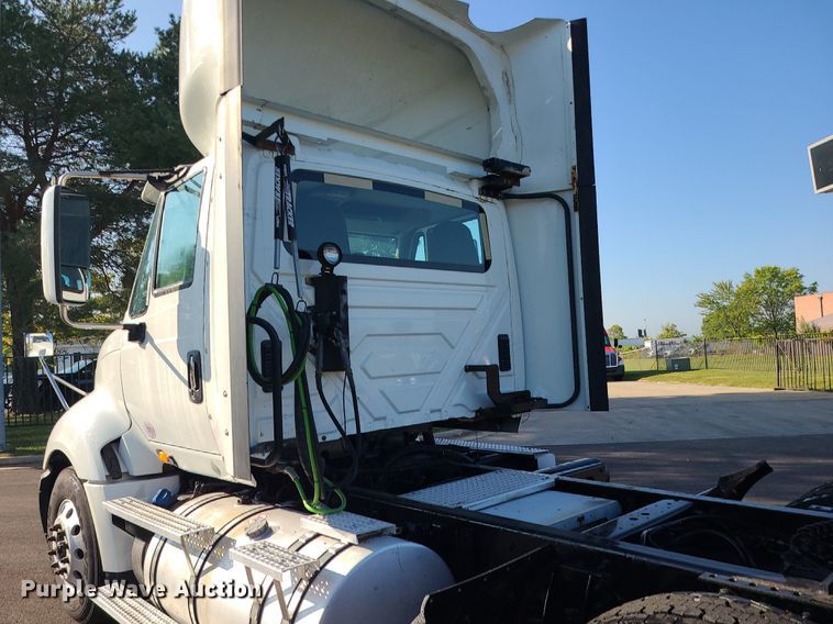 image for item MJ9327 2016 International ProStar+ 122  semi truck