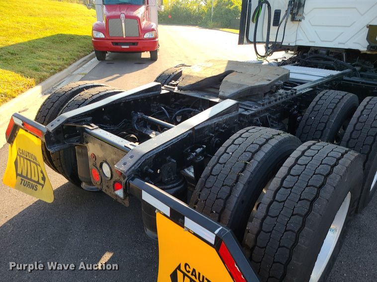 image for item MJ9327 2016 International ProStar+ 122  semi truck