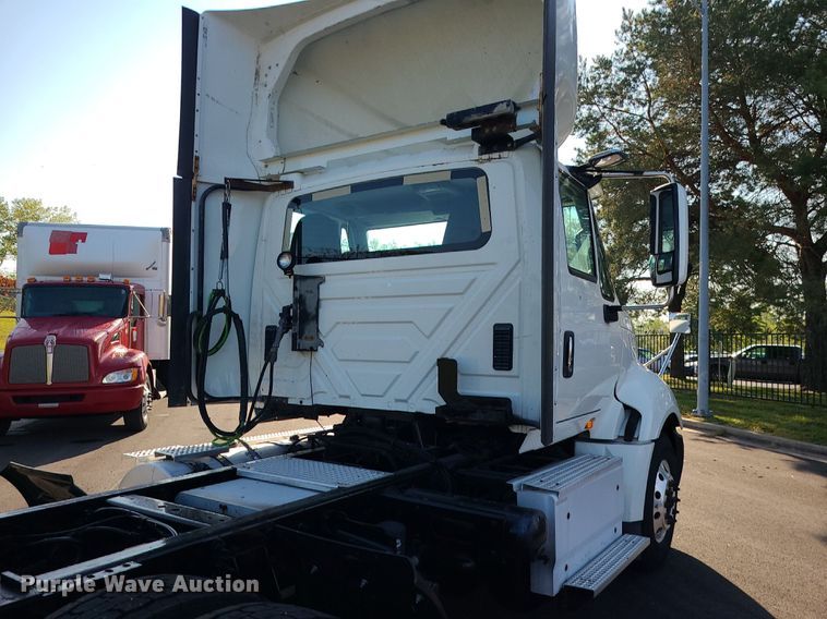 image for item MJ9327 2016 International ProStar+ 122  semi truck