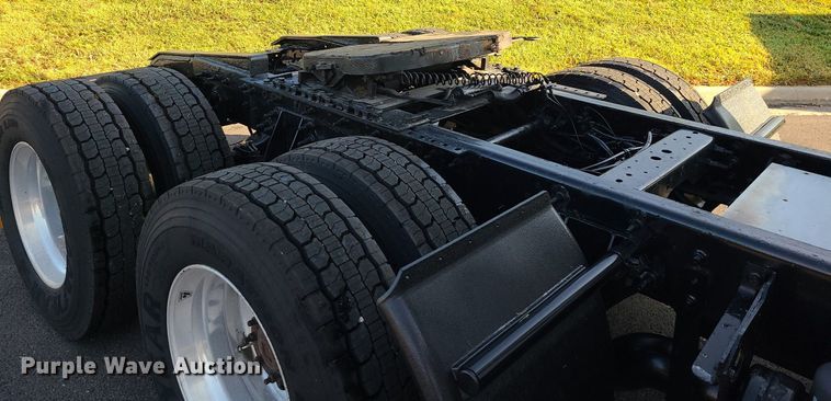 image for item MJ9327 2016 International ProStar+ 122  semi truck