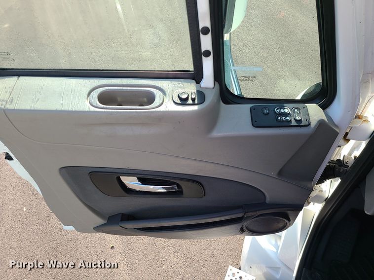 image for item MJ9327 2016 International ProStar+ 122  semi truck