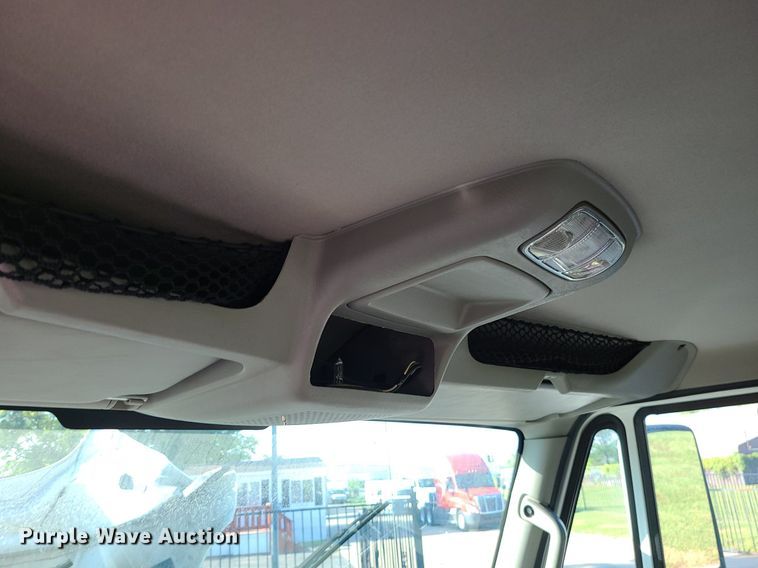 image for item MJ9327 2016 International ProStar+ 122  semi truck