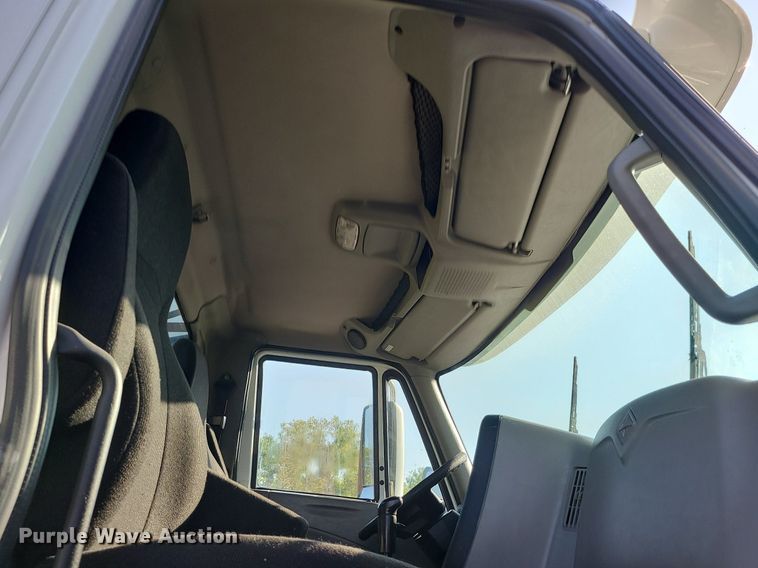 image for item MJ9327 2016 International ProStar+ 122  semi truck