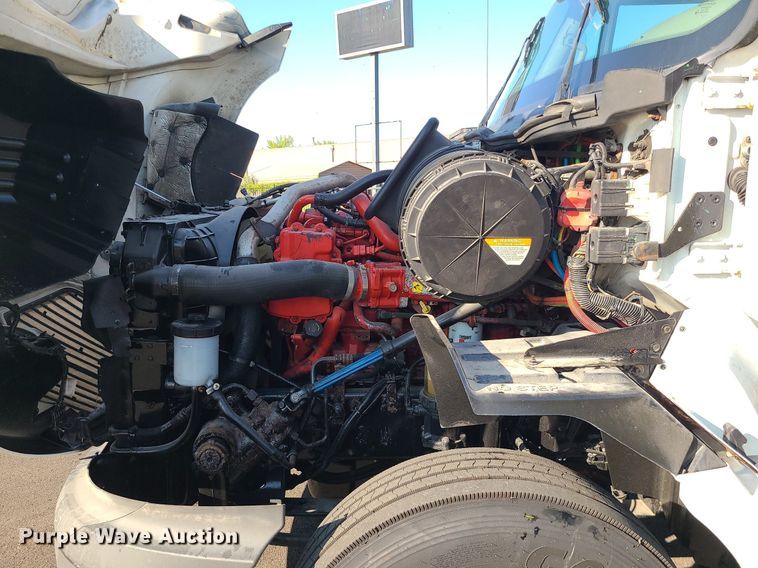 image for item MJ9327 2016 International ProStar+ 122  semi truck