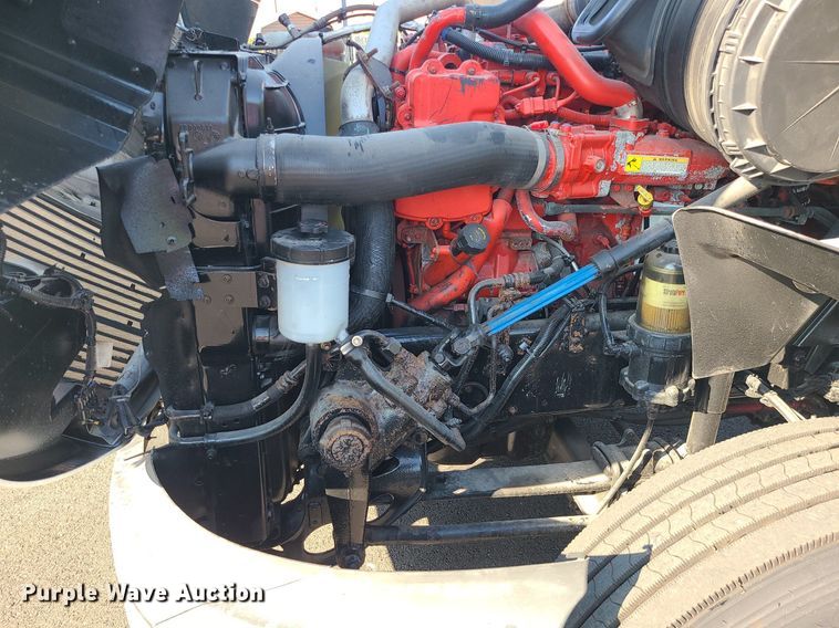 image for item MJ9327 2016 International ProStar+ 122  semi truck