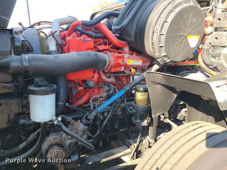 image for item MJ9327 2016 International ProStar+ 122  semi truck