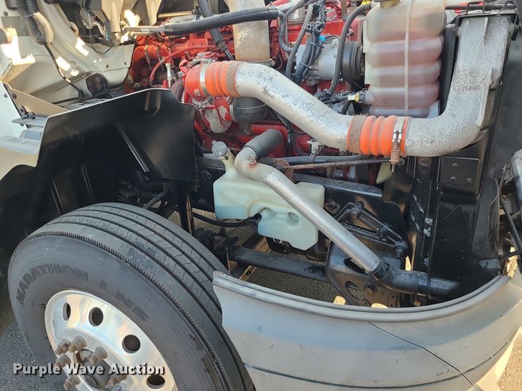 image for item MJ9327 2016 International ProStar+ 122  semi truck