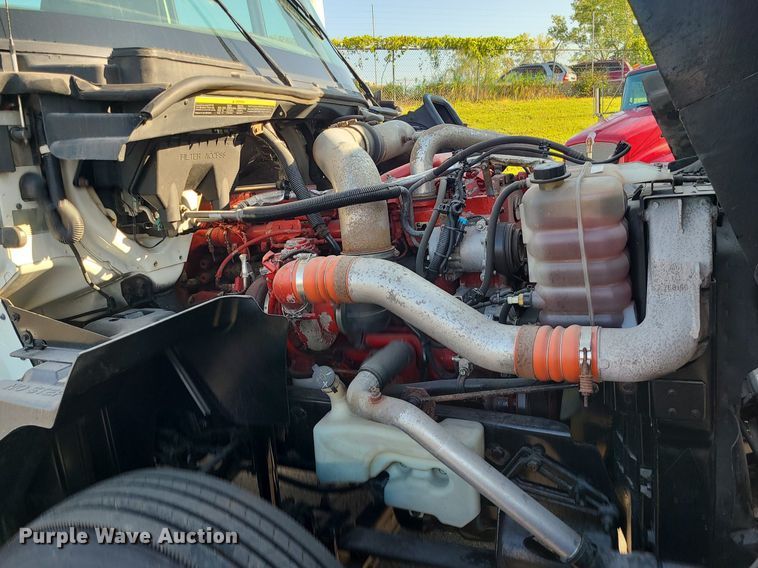 image for item MJ9327 2016 International ProStar+ 122  semi truck