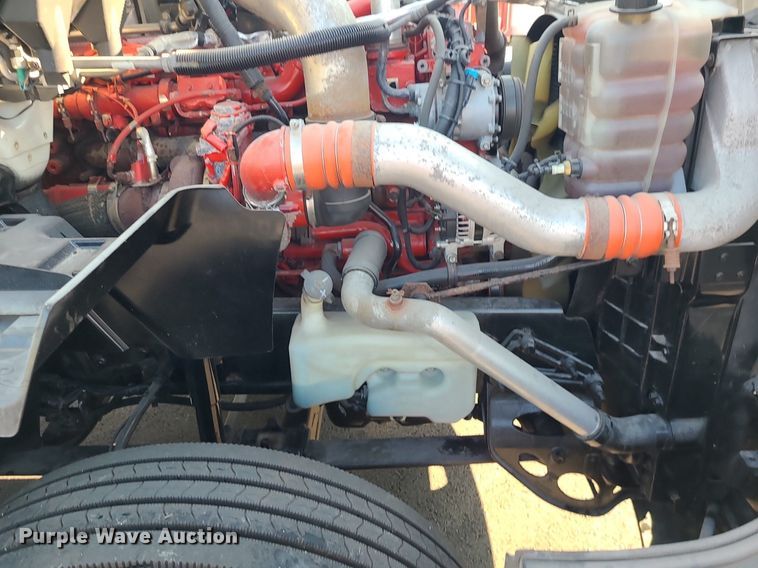 image for item MJ9327 2016 International ProStar+ 122  semi truck