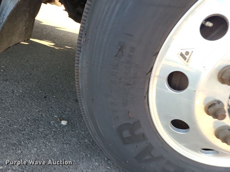 image for item MJ9327 2016 International ProStar+ 122  semi truck