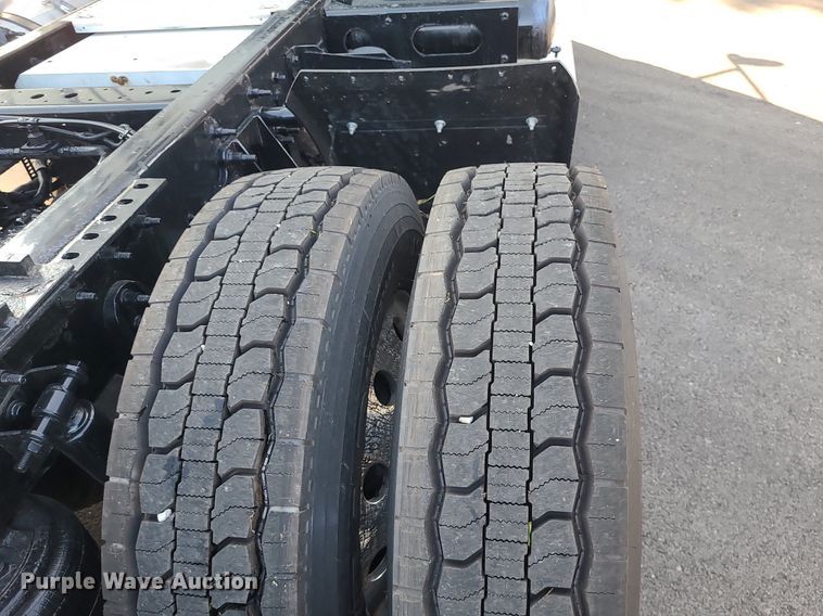 image for item MJ9327 2016 International ProStar+ 122  semi truck