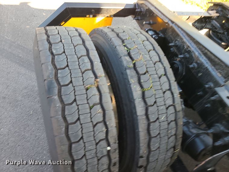 image for item MJ9327 2016 International ProStar+ 122  semi truck