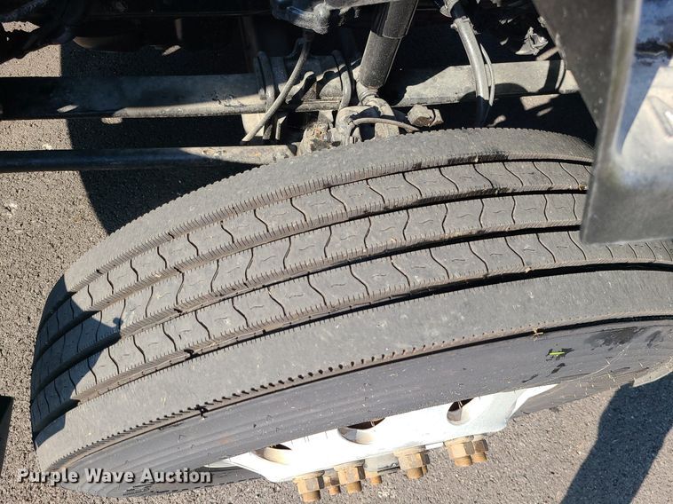 image for item MJ9327 2016 International ProStar+ 122  semi truck