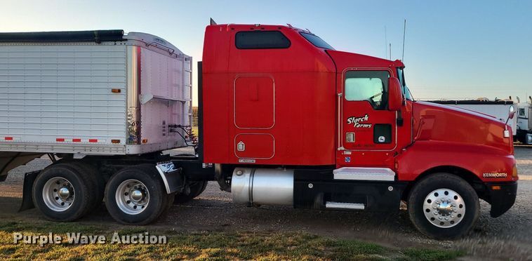 image for item MJ9329 2002 Kenworth  semi truck