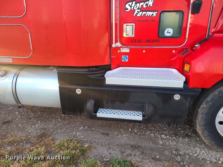 image for item MJ9329 2002 Kenworth  semi truck