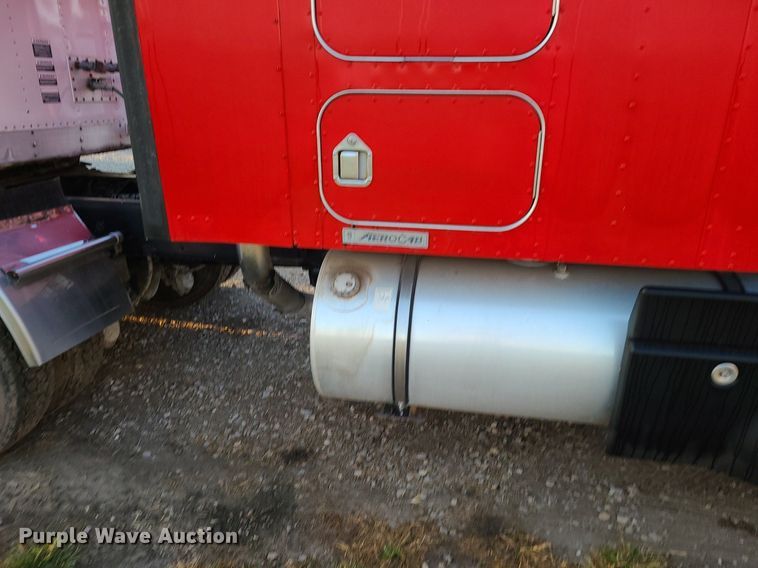 image for item MJ9329 2002 Kenworth  semi truck