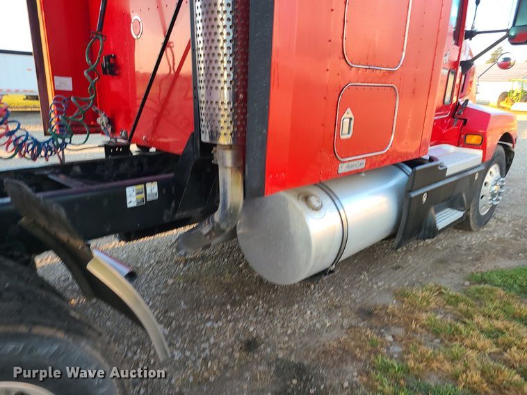 image for item MJ9329 2002 Kenworth  semi truck