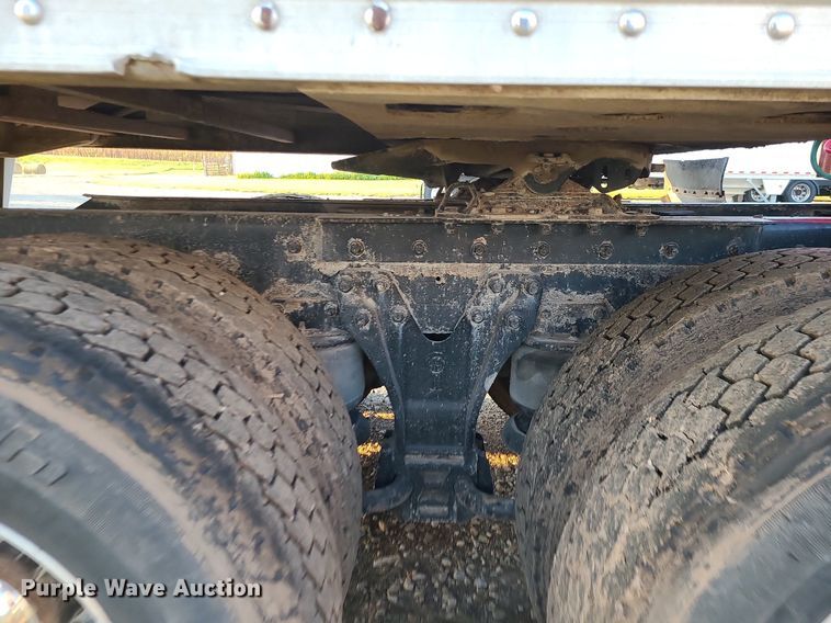 image for item MJ9329 2002 Kenworth  semi truck