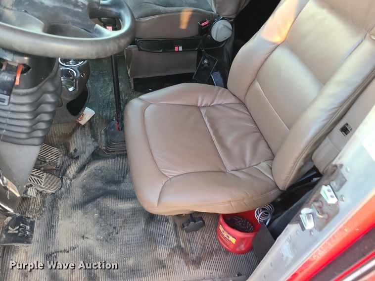 image for item MJ9329 2002 Kenworth  semi truck