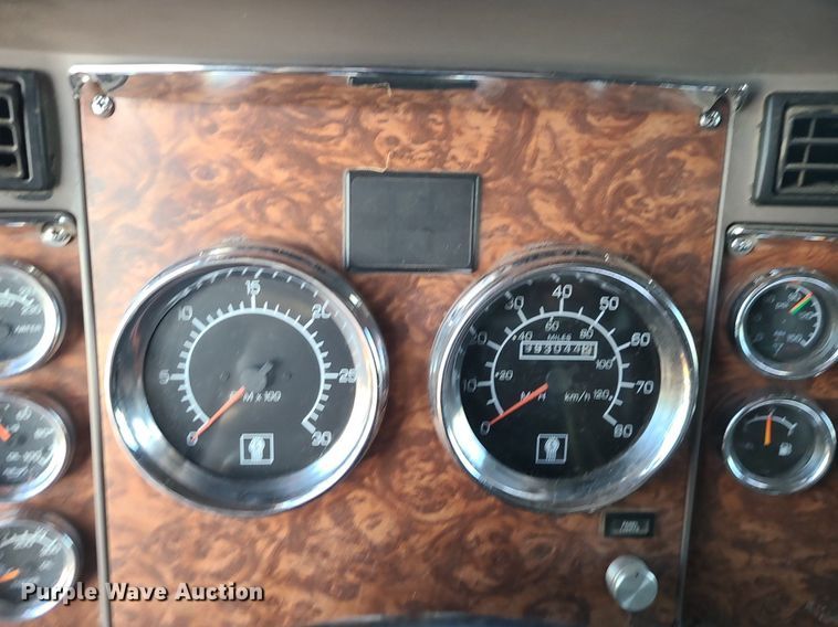 image for item MJ9329 2002 Kenworth  semi truck