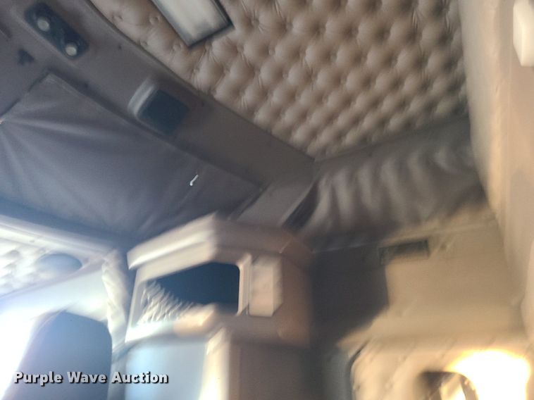 image for item MJ9329 2002 Kenworth  semi truck