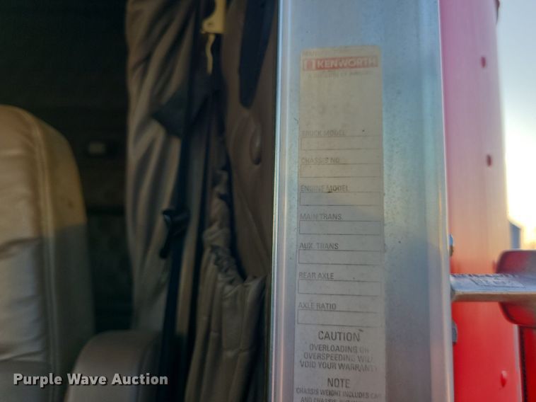 image for item MJ9329 2002 Kenworth  semi truck