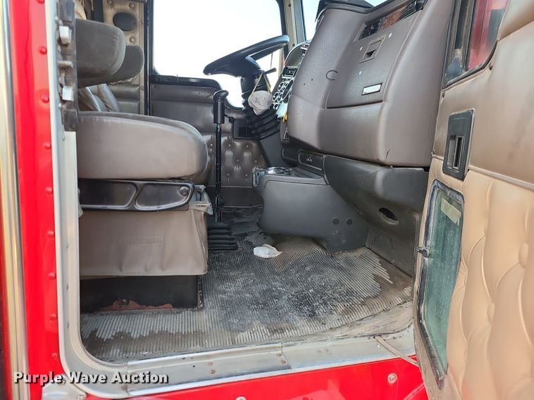 image for item MJ9329 2002 Kenworth  semi truck