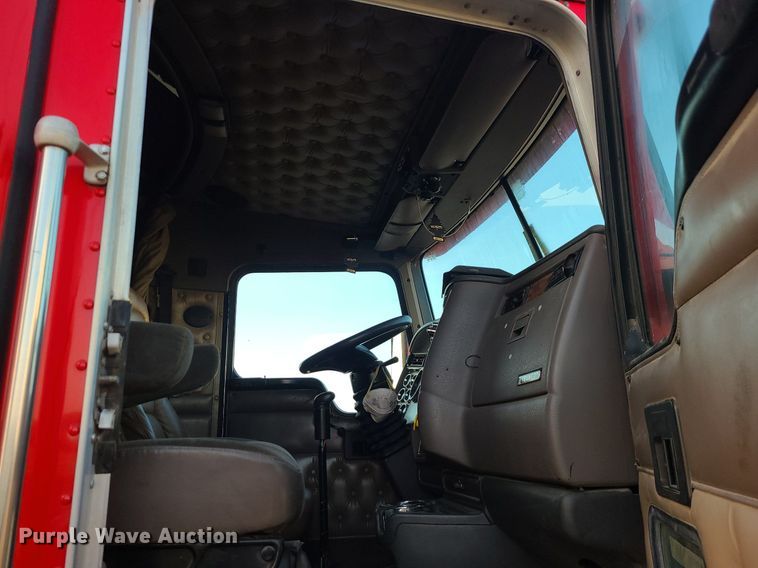 image for item MJ9329 2002 Kenworth  semi truck