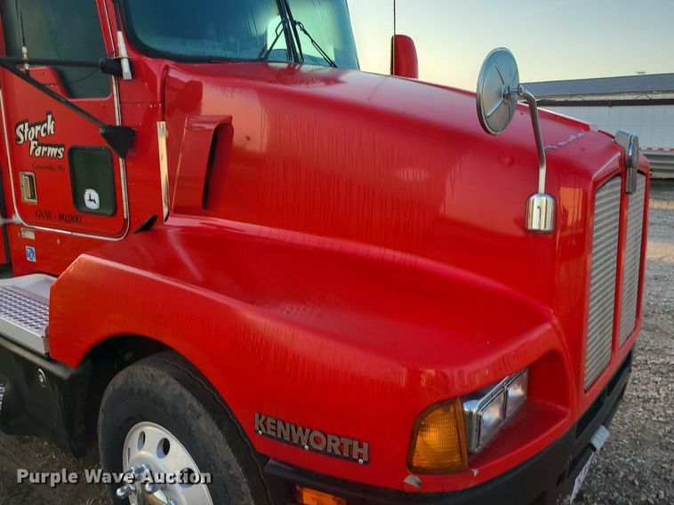 image for item MJ9329 2002 Kenworth  semi truck