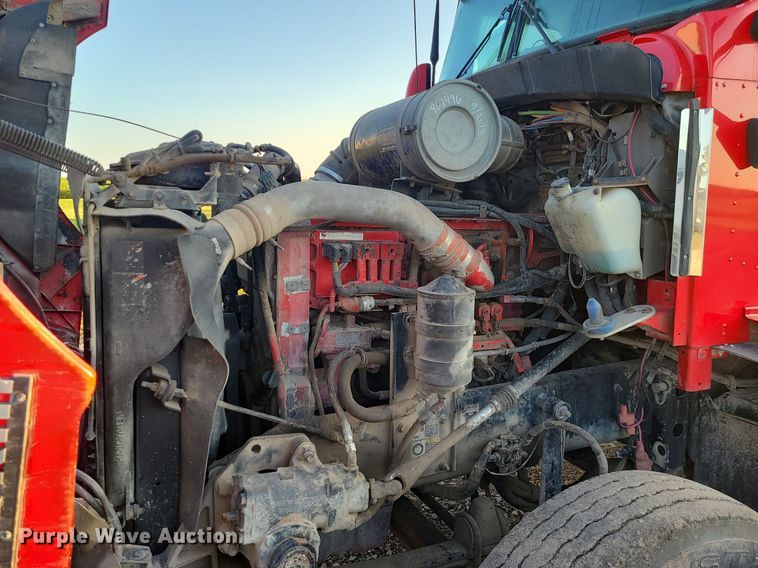 image for item MJ9329 2002 Kenworth  semi truck