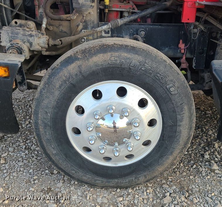 image for item MJ9329 2002 Kenworth  semi truck