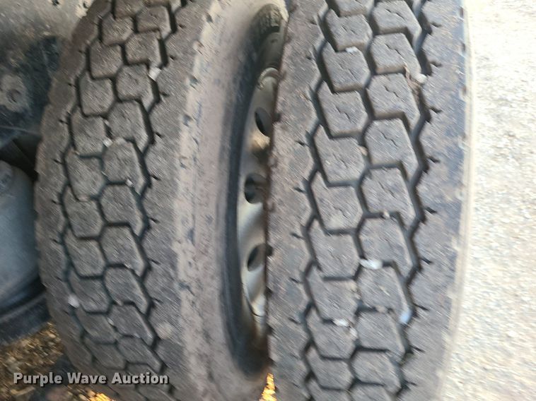 image for item MJ9329 2002 Kenworth  semi truck