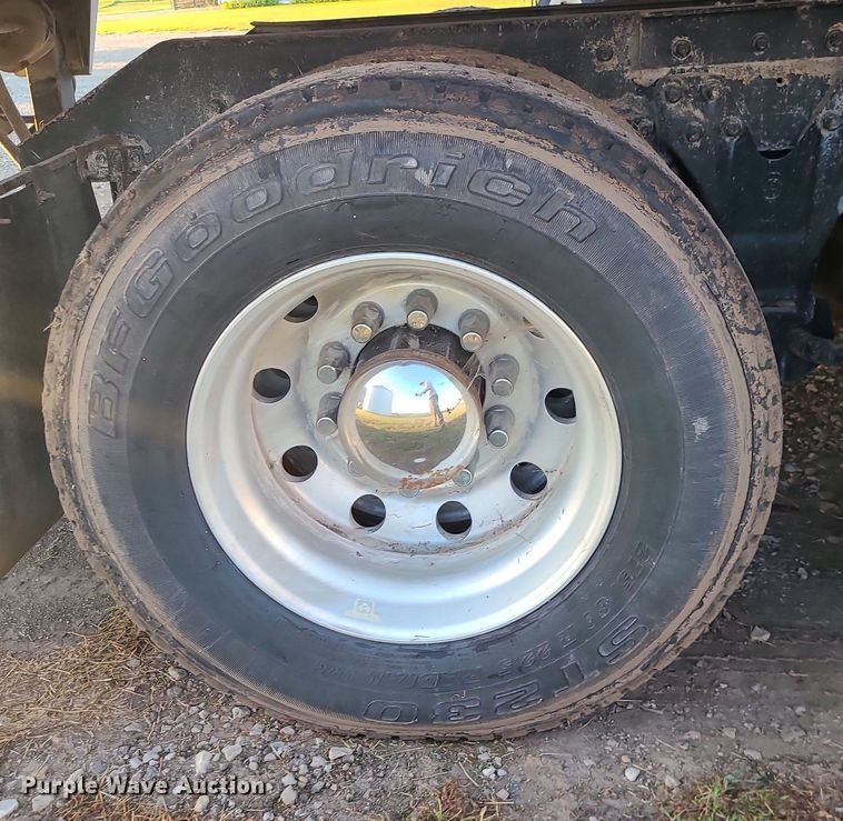 image for item MJ9329 2002 Kenworth  semi truck