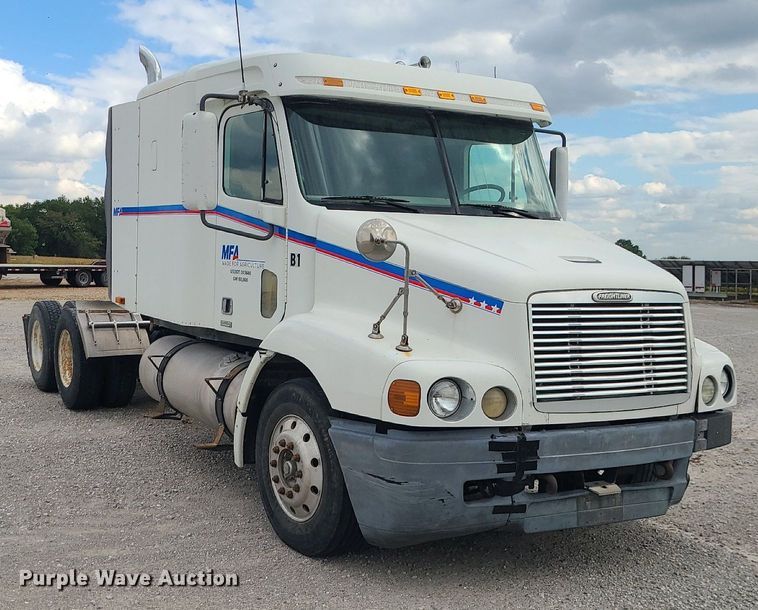 image for item MJ9388 1997 Freightliner  semi truck