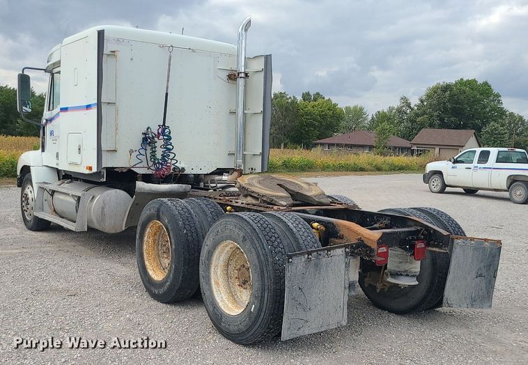 image for item MJ9388 1997 Freightliner  semi truck