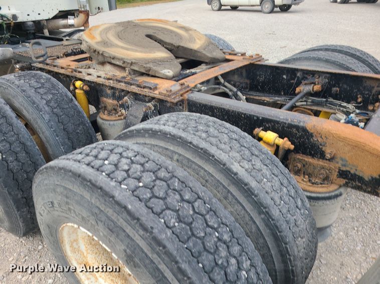 image for item MJ9388 1997 Freightliner  semi truck