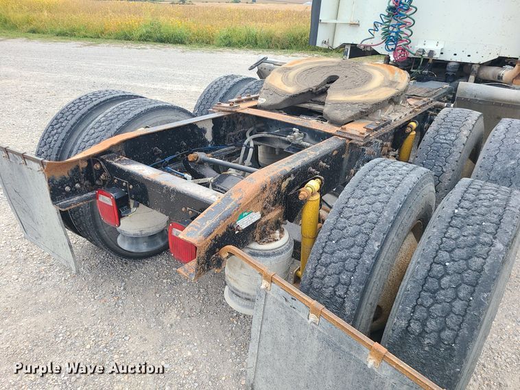 image for item MJ9388 1997 Freightliner  semi truck