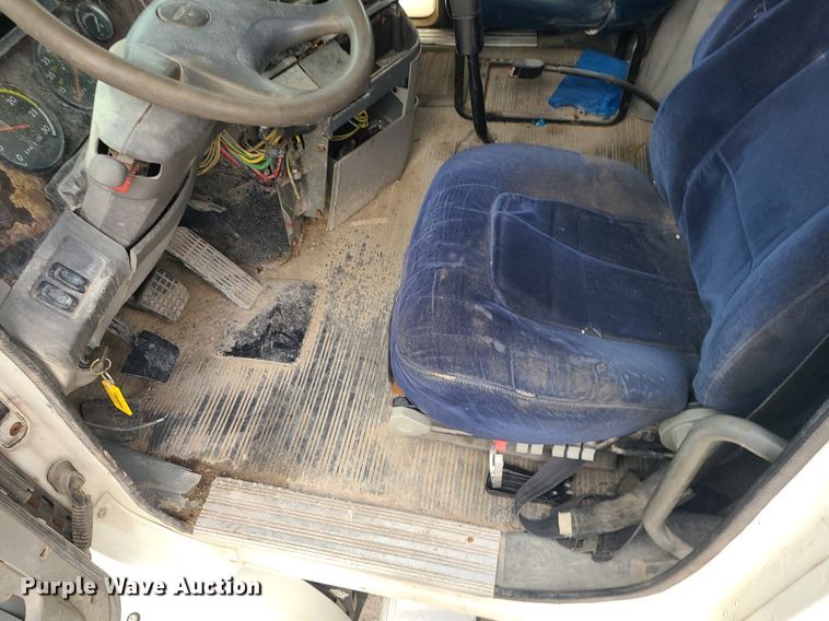 image for item MJ9388 1997 Freightliner  semi truck