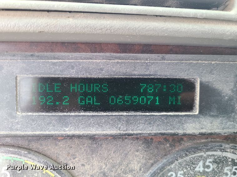 image for item MJ9388 1997 Freightliner  semi truck