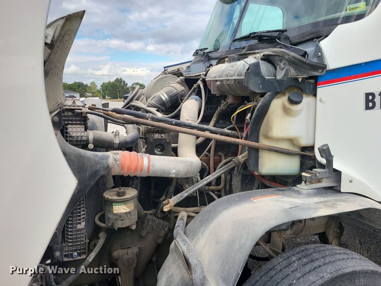 image for item MJ9388 1997 Freightliner  semi truck