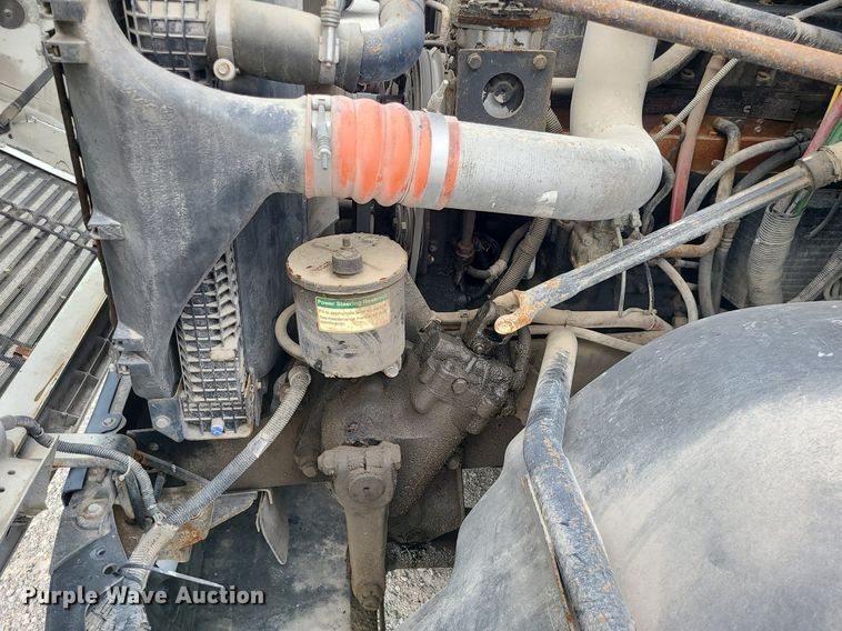 image for item MJ9388 1997 Freightliner  semi truck